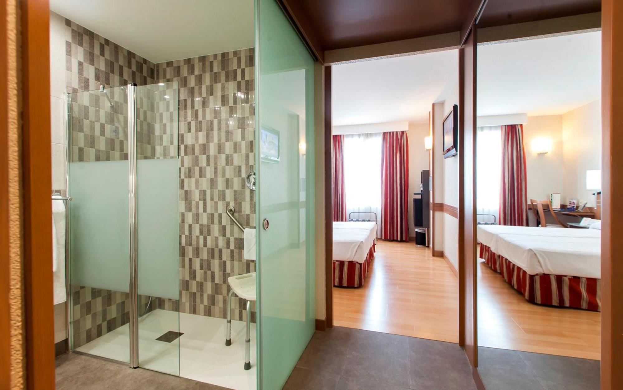 Double or Twin Room Disability Access,766339231:JPEG