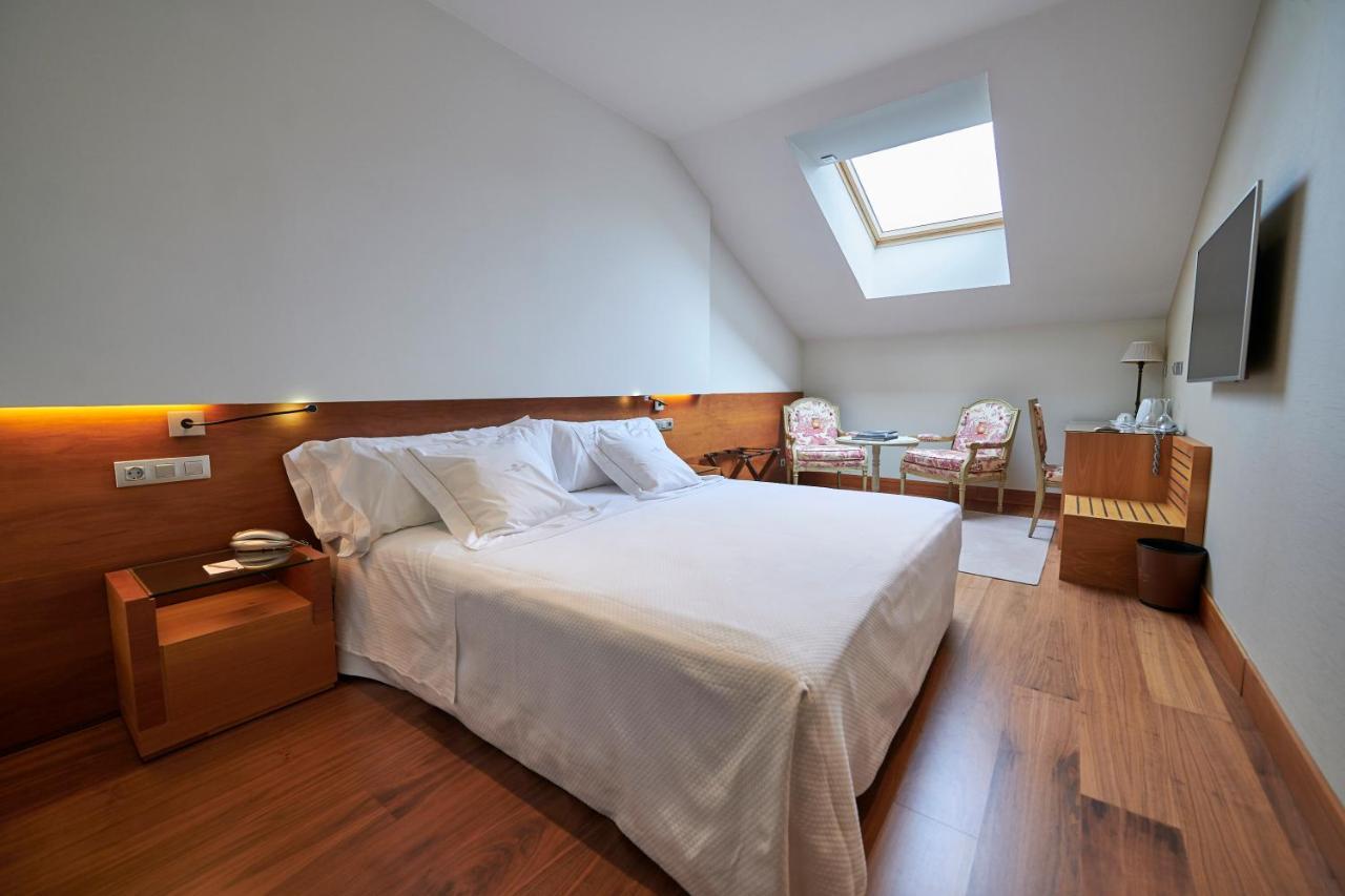 Deluxe Dormer Room