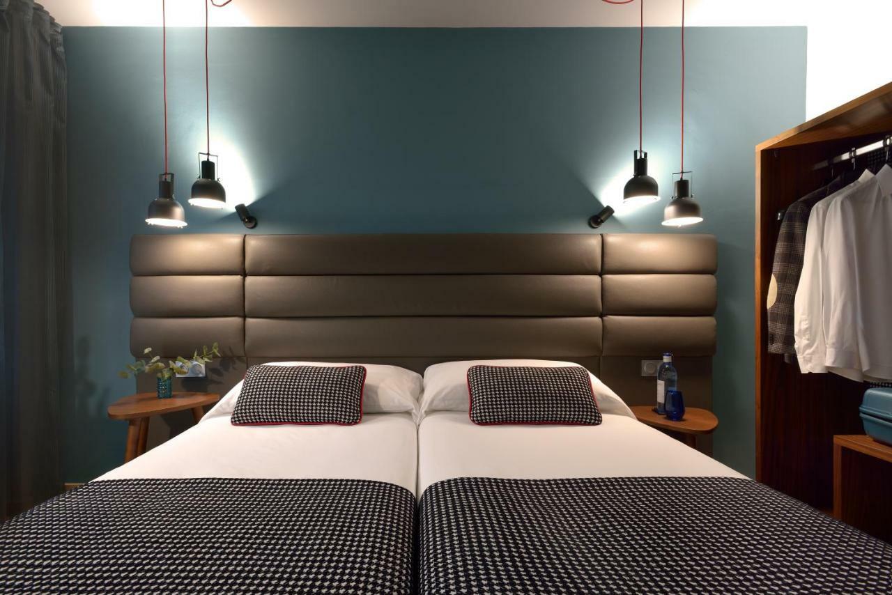Two-Bedroom Apartment,1207727140:JPEG